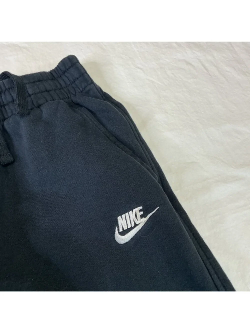 Nike Sportswear Club Fleece Black Sweatpants Youth Medium Cotton Blend Joggers